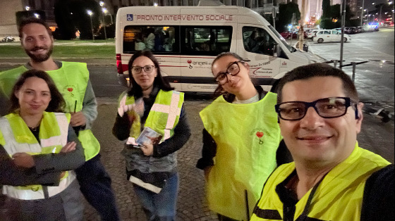 Assistenza su strada per distribuzione pasti, ascolto e supporto (Piazzale Ostiense)