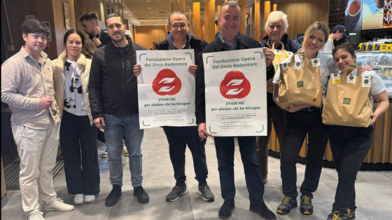 Mensa di strada del lunedì per senza fissa dimora a San Pietro